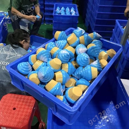PU玩具生产机器 PU沙滩球玩具发泡球生产成型设备 聚氨酯发泡机 绿州
